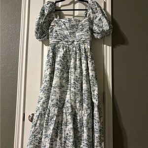 Women’s Puff-Sleeve Toile Maxi Dress in White and Green